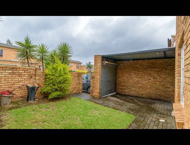 2 BEDROOM APARTMENT FOR SALE IN HONEYPARK